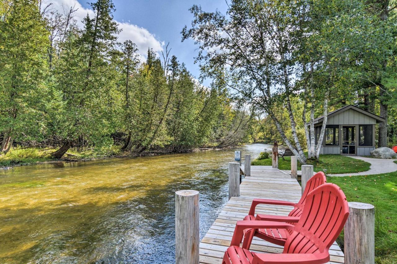 Riverfront Traverse City Cabin Fish, Kayak And Tube Zewnętrze zdjęcie