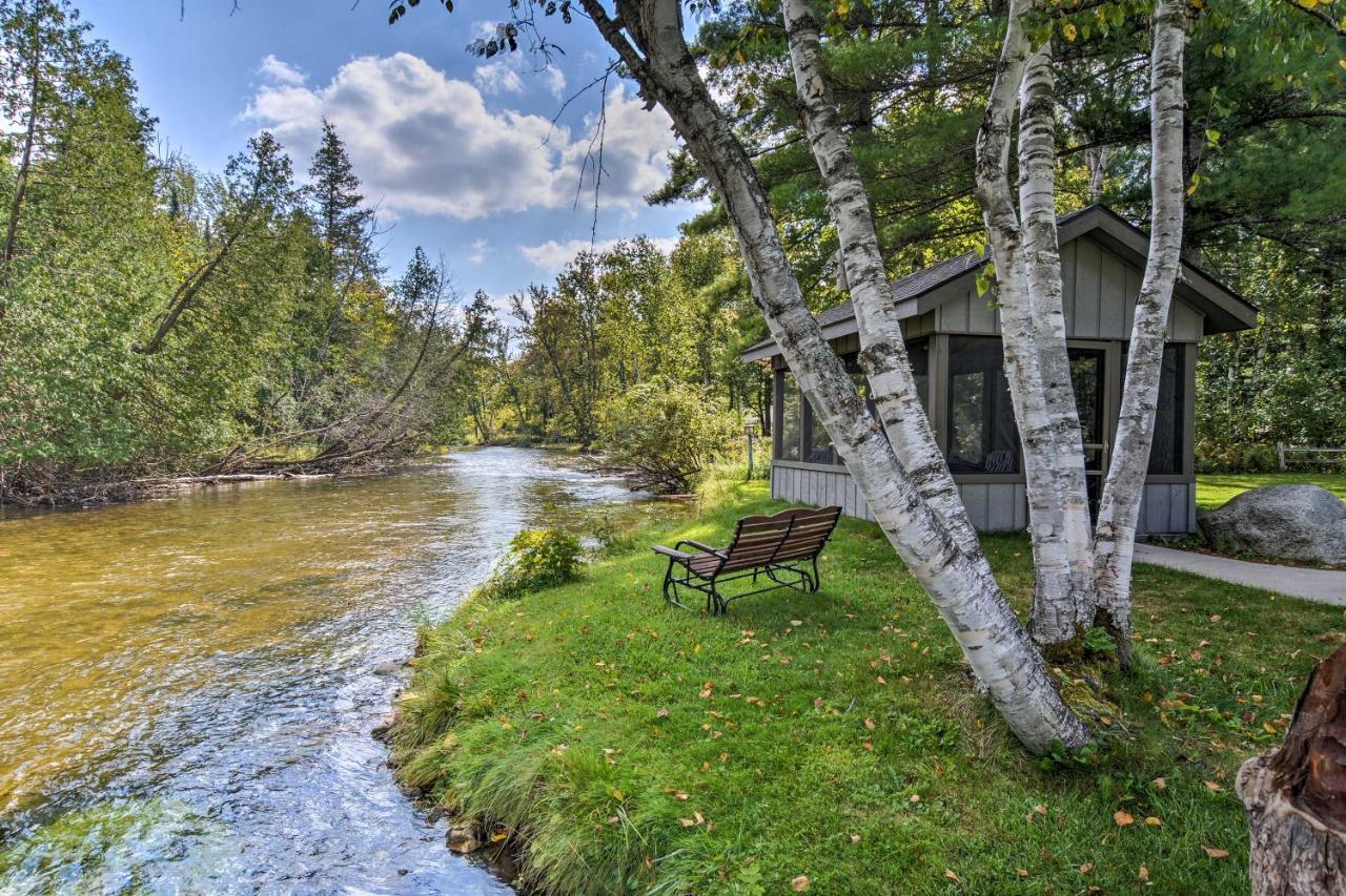 Riverfront Traverse City Cabin Fish, Kayak And Tube Zewnętrze zdjęcie