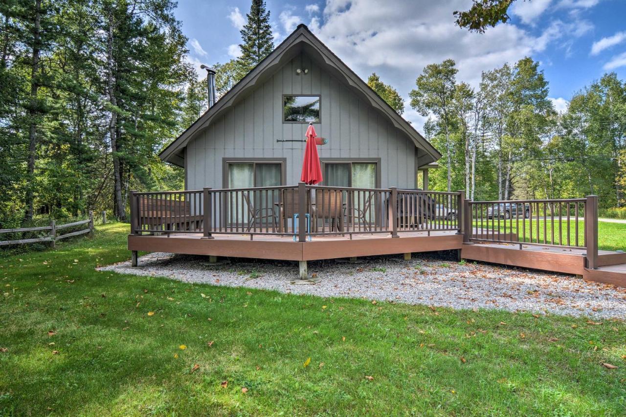 Riverfront Traverse City Cabin Fish, Kayak And Tube Zewnętrze zdjęcie